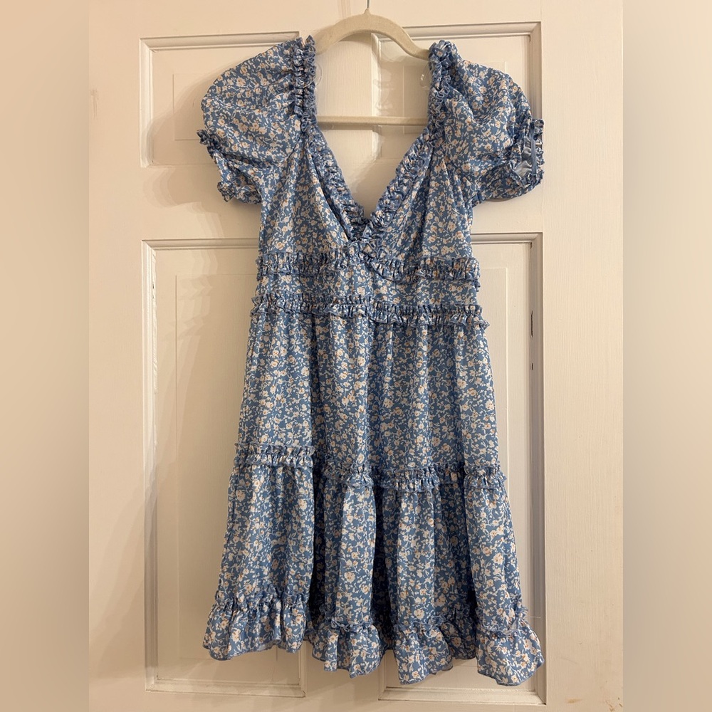 Windsor Light Blue Floral V‑Neck Ruffle Tier Dress